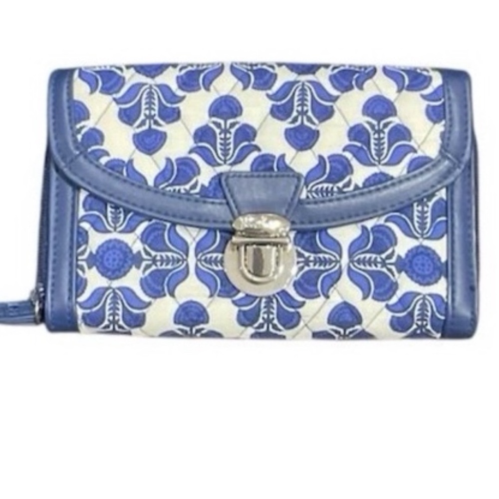 Vera Bradley Retired Cobalt Tile Ultimate Wristlet Wallet Quilted Blue Floral